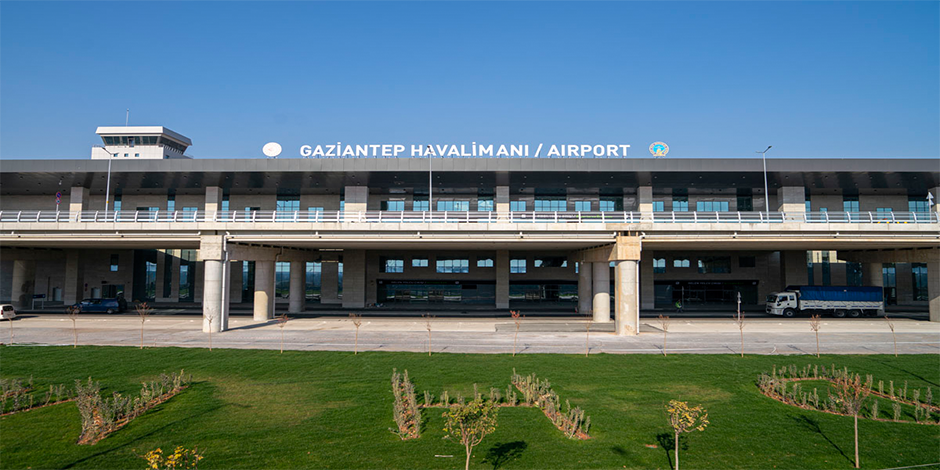 (Gaziantep Airport Car Rental) ist bei Ihnen im Inlands- und internationalen Terminal mit dem Komfort von (MURAT FILO-RENT A CAR) 7 TAGE 24 STUNDEN...